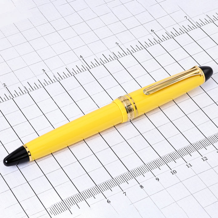 Sailor 1911S Yellow and Black Fountain Pen