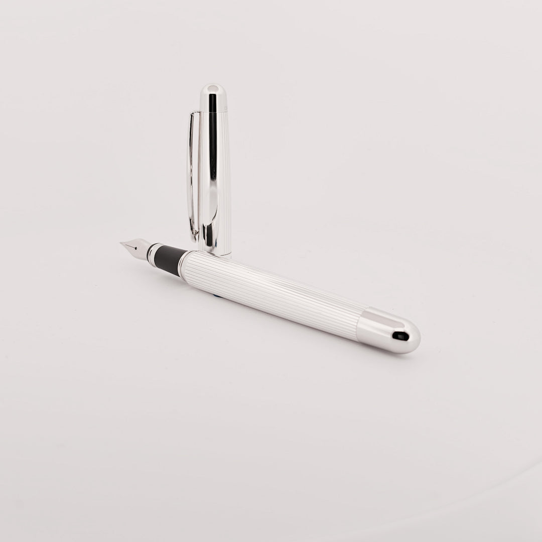 Otto Hutt Design 02 Fountain Pen - Pinstripe 2nd Grade
