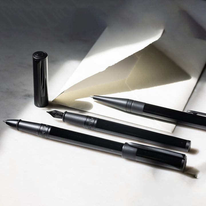 S.T. Dupont Initial Fountain Pen Balck And Black Matte