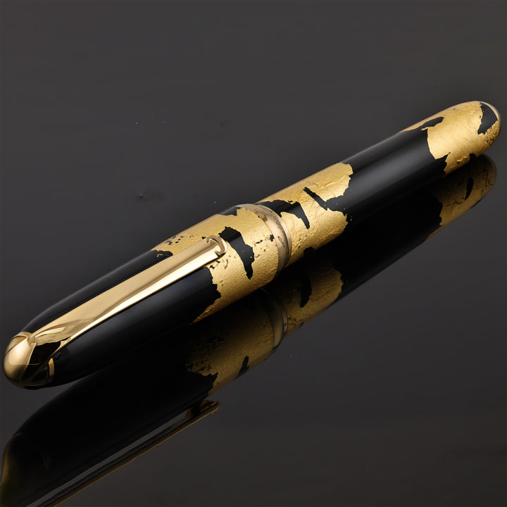 Cartier dandy Black Lacquer Gold Foils LE Founten Pen