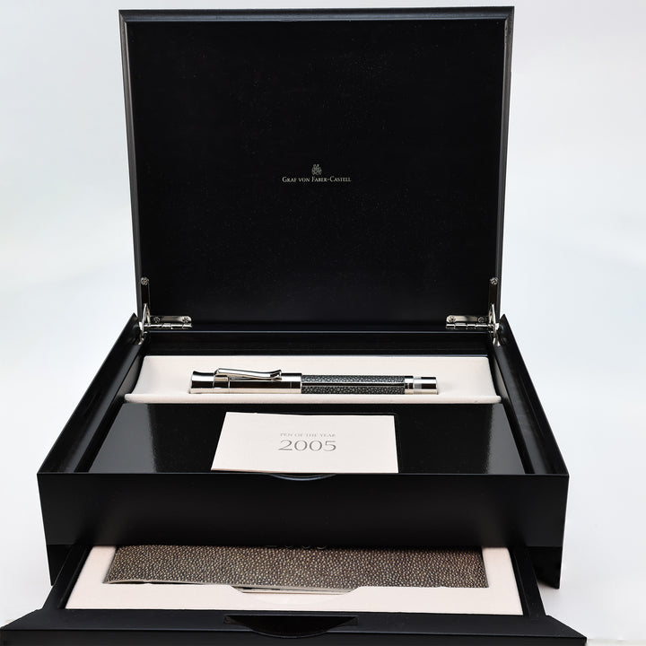 Pen of the Year 2005 - Galuchat - Grey