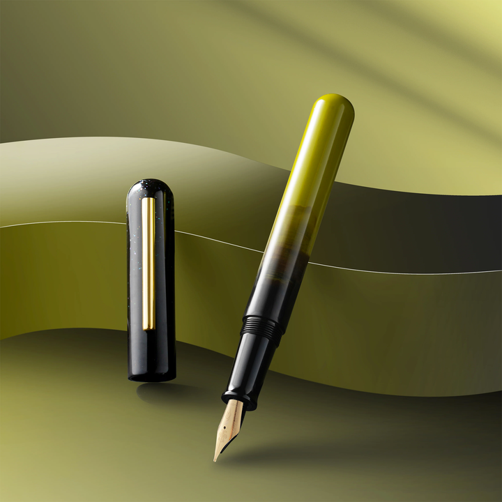 Nahvalur Ikkaku Gradient Urushi Fountain Pen