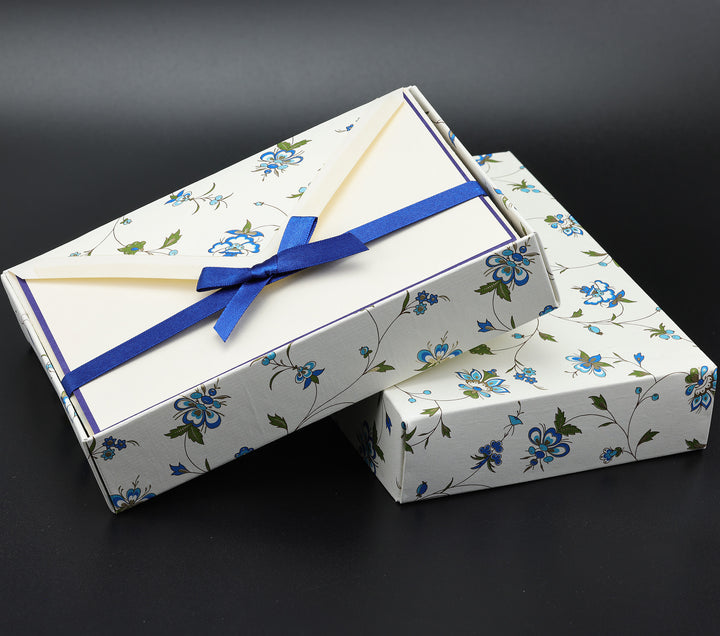 Blue Floral Motive Folded cards and Envelopes 4.25”x 6.25” (10ct.) | Rossi 1931 Italian Stationery