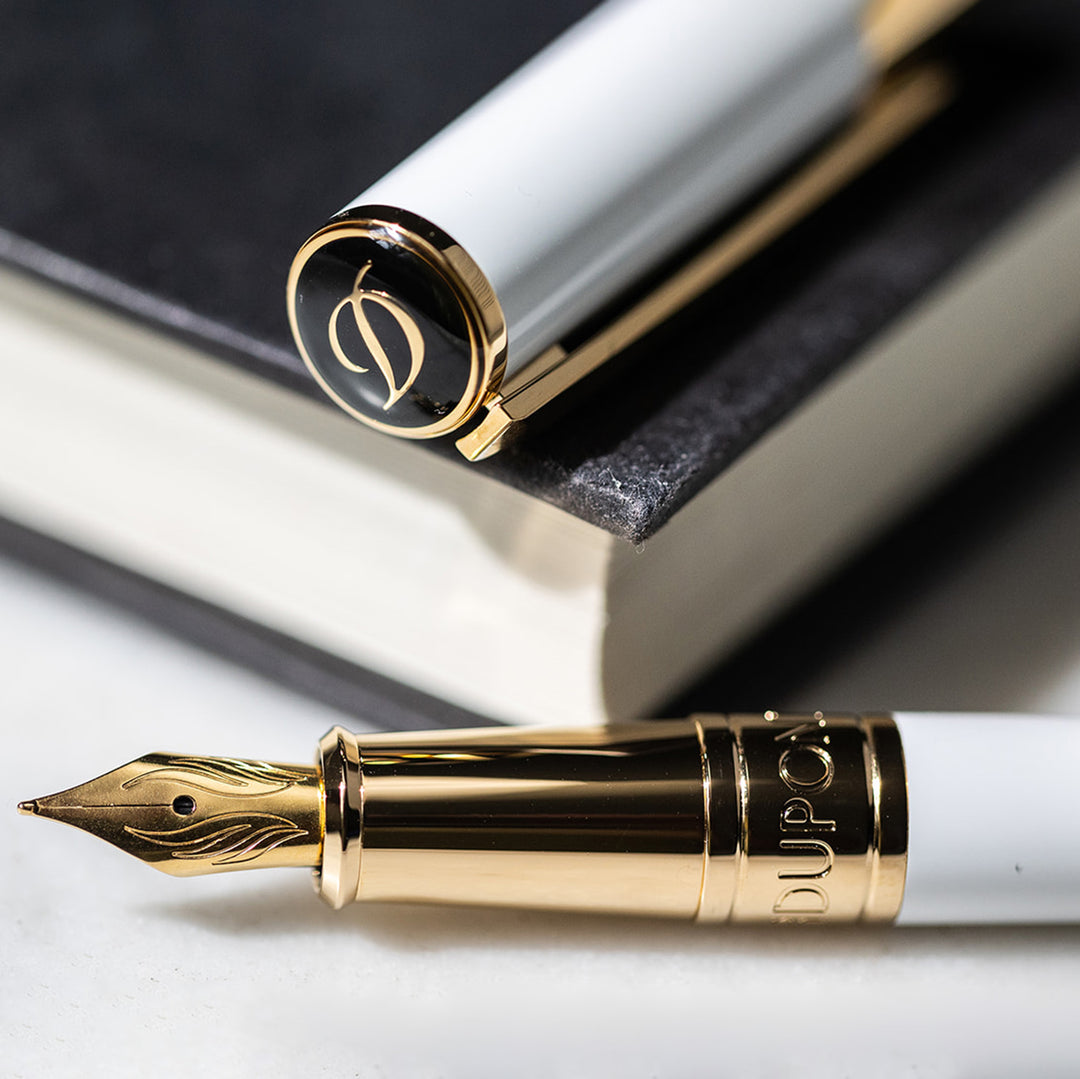 S.T. Dupont Initial Fountain Pen White And Gold