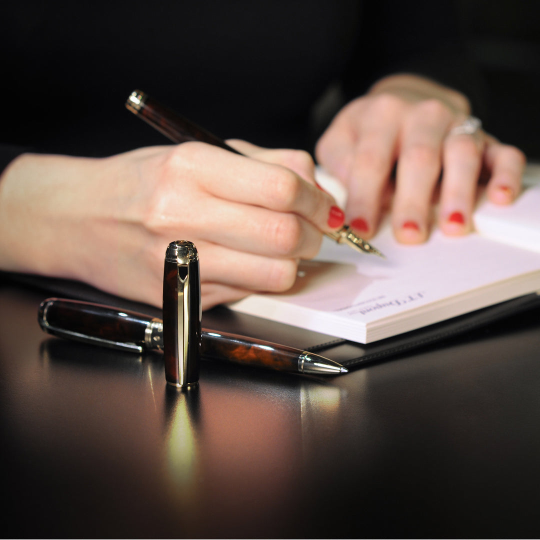 S.T. Dupont Line D Large Fountain Pen - Atelier Brown Lacquer