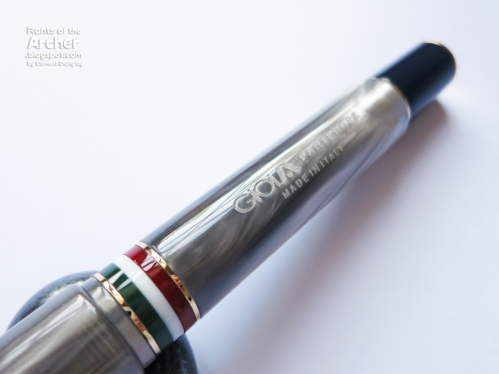 Gioia Partenope Fountain Pen - Madreperla Grey Pearl
