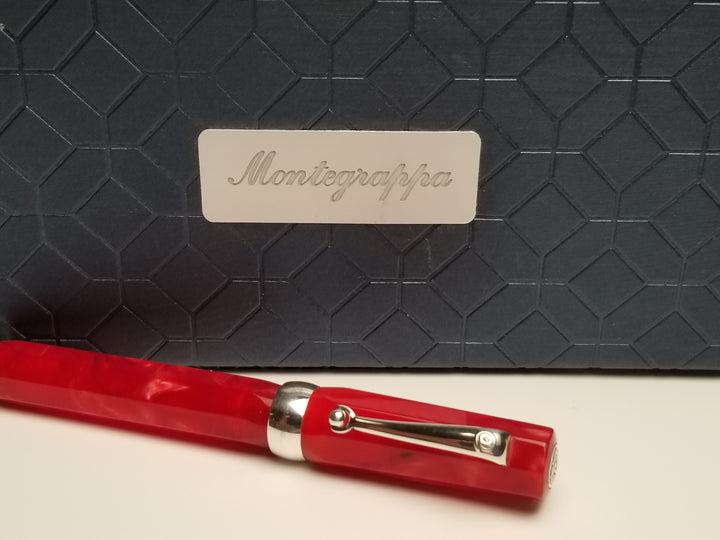 Montegrappa Micra Mini Fountain Pen 18k - Marbled Red
