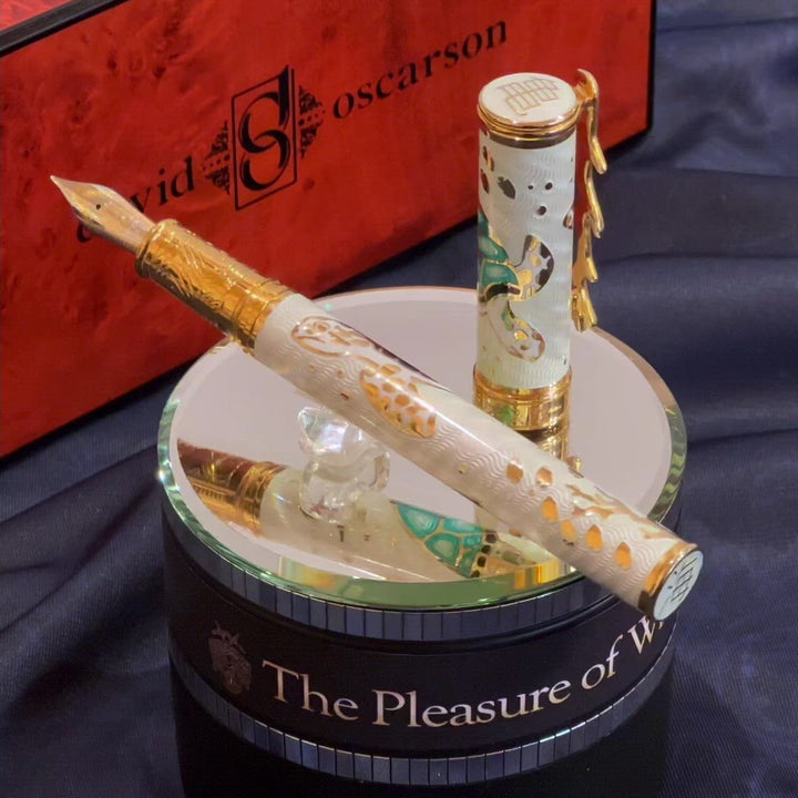 David Oscarson Sea Turtles Fountain Pen - White