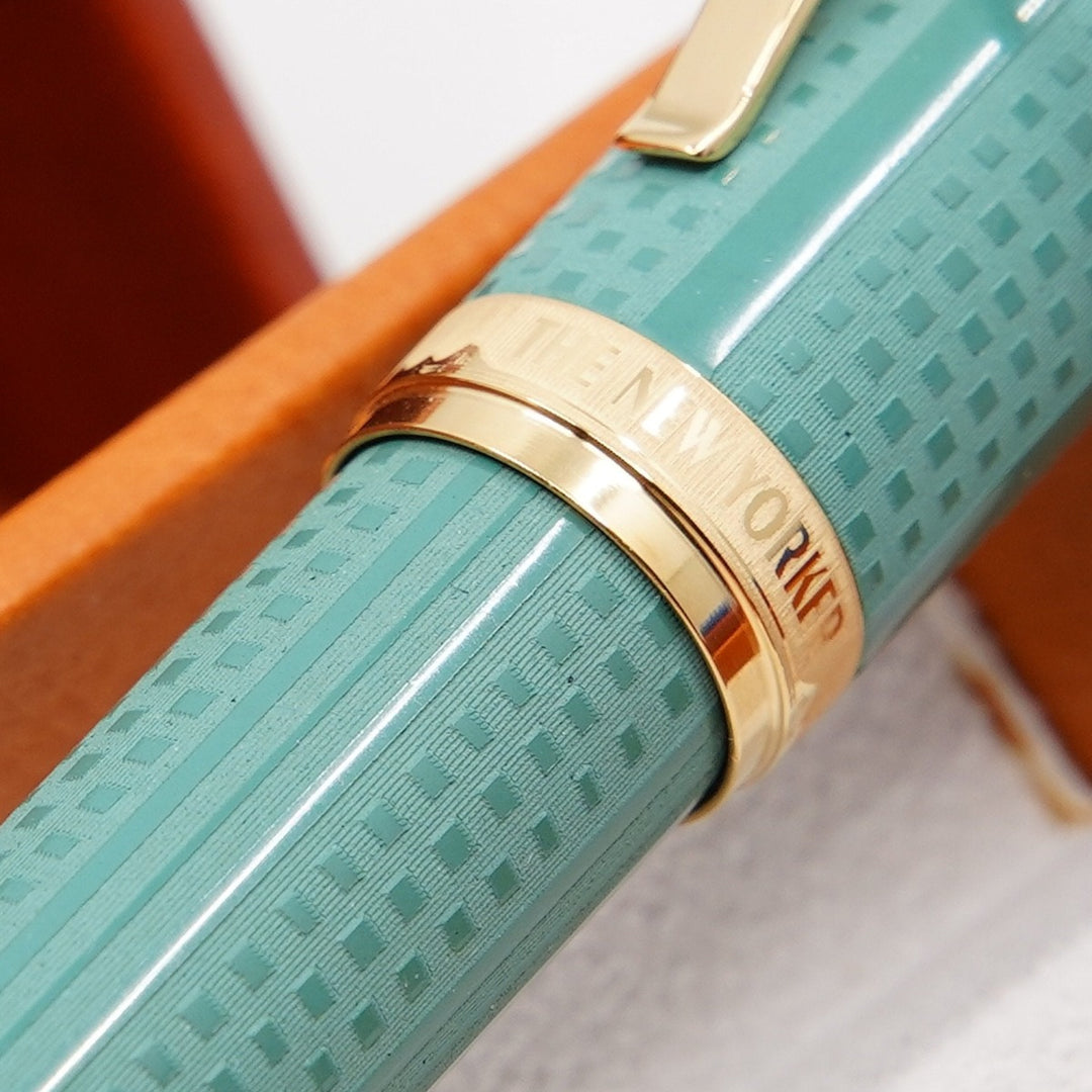 Bexley New Yorker Empire State Building Chased - Green Ebonite