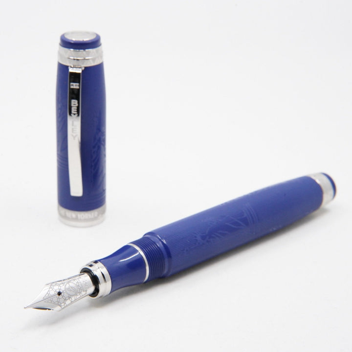 Bexley New Yorker Statue of Liberty Chased Fountain Pen
