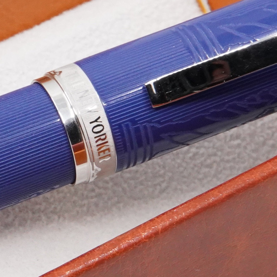 Bexley New Yorker Statue of Liberty Chased Fountain Pen