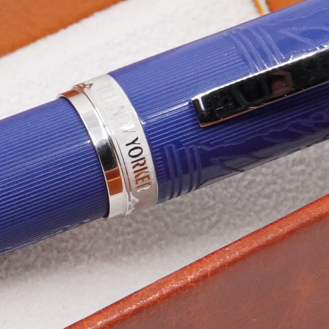 Bexley New Yorker Statue of Liberty Chased Fountain Pen