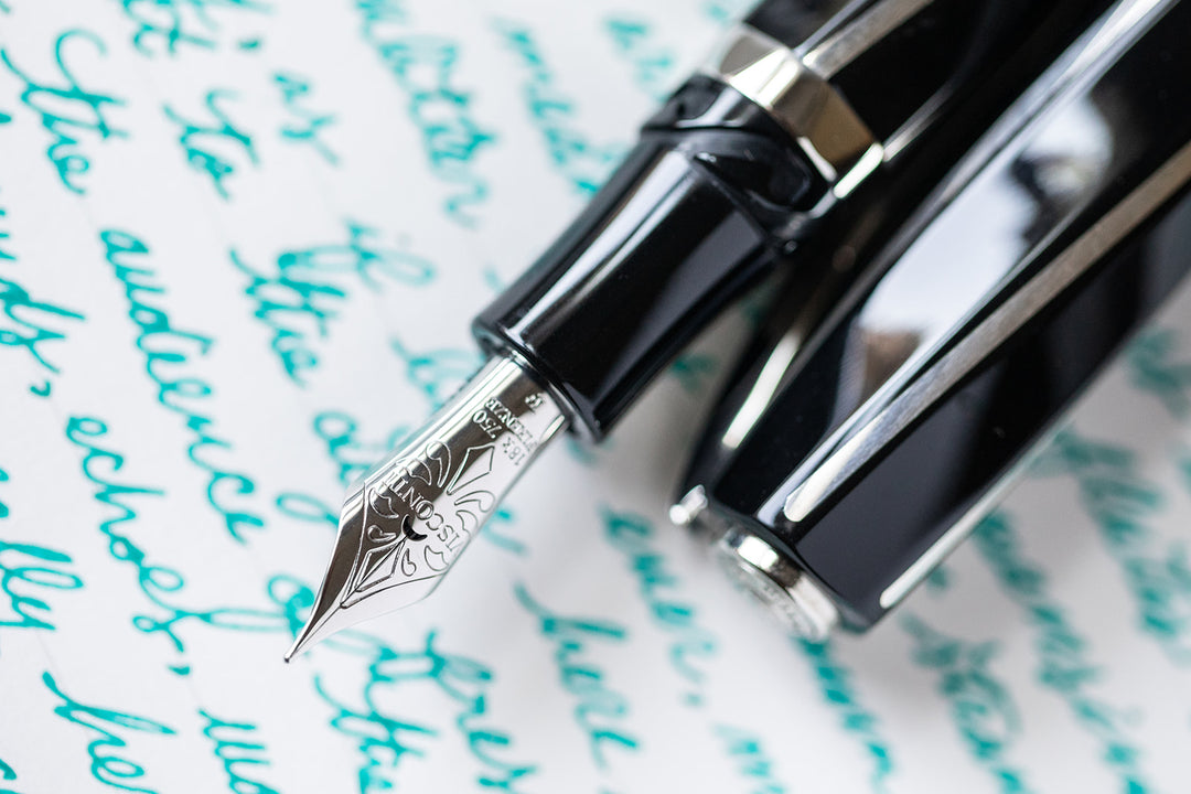 Visconti Divina Large Black - Fountain Pen