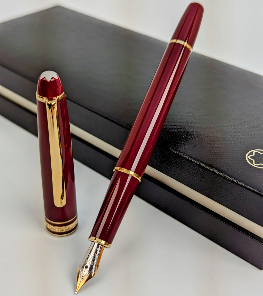 Montblanc Meisterstück 144  Classique Bordeaux Red Fountain Pen