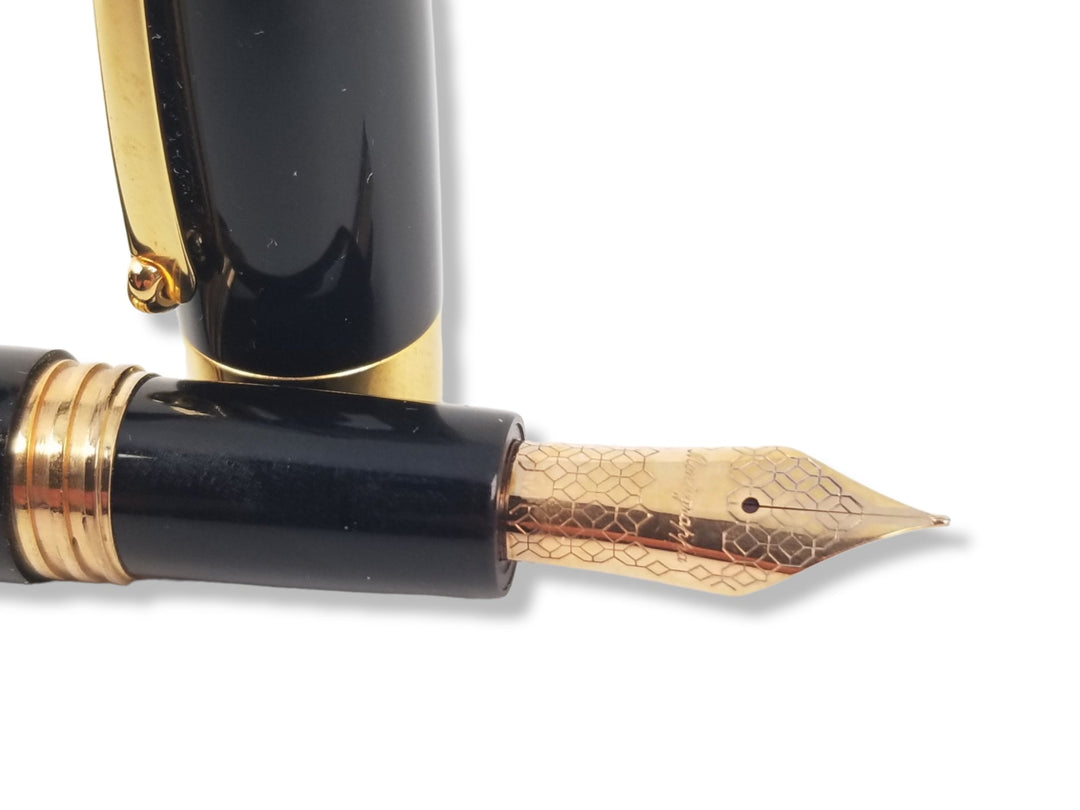 Montegrappa Fortuna Fountain Pen - Black And Gold