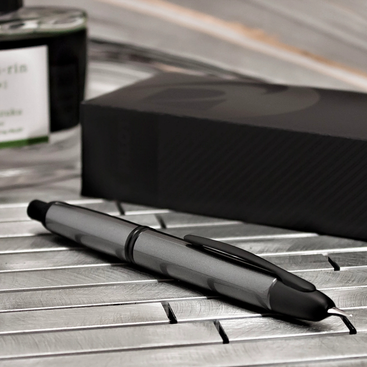Pilot Vanishing Point Gun Metal / Black Matte Fountain Pen