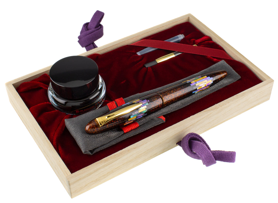Platinum Izumo Aurora Raden Maki-e Fountain Pen