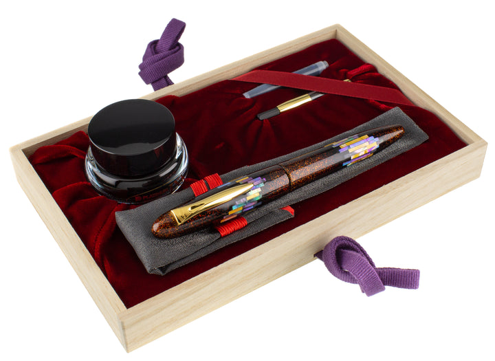 Platinum Izumo Aurora Raden Maki-e Fountain Pen