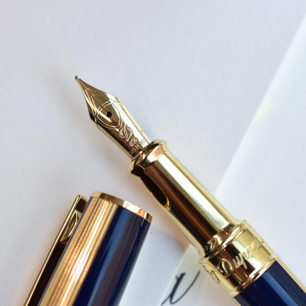 S.T. Dupont Line D Medium Fountain Pen - Windsor Blue