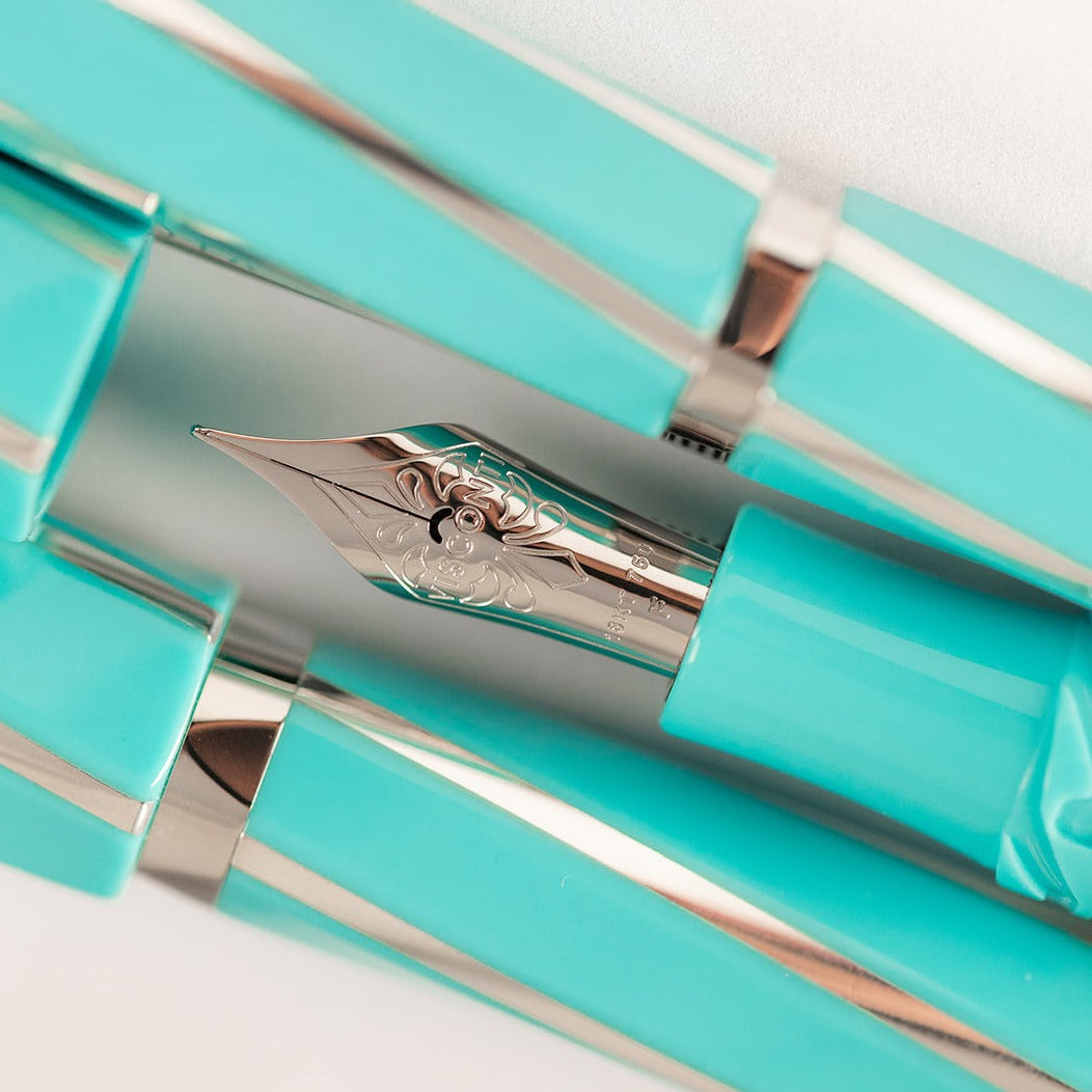 Visconti Divina Elegance Oversize Wave - Fountain Pen