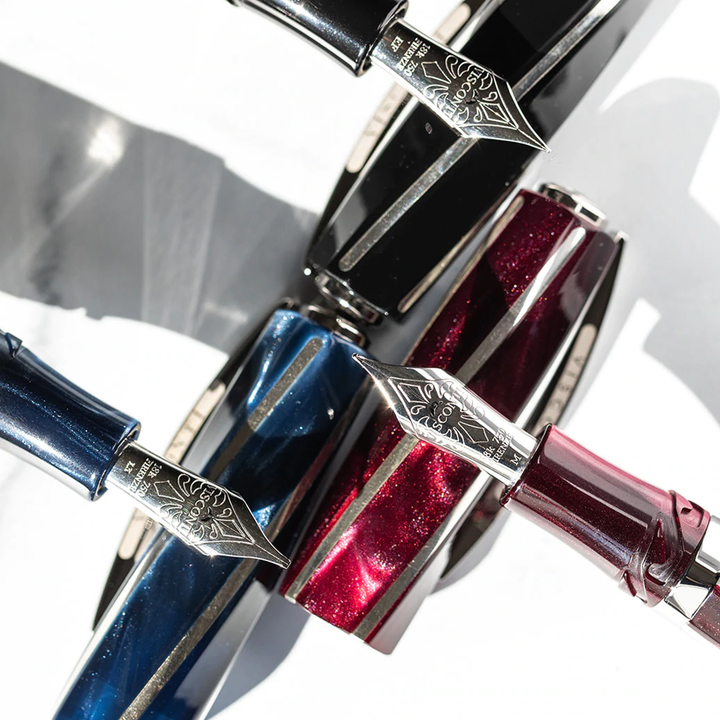 Visconti Divina Elegance Oversize Imperial Blue - Fountain Pen