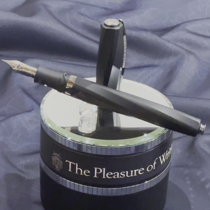 Visconti Divina Matte Black - Fountain Pen