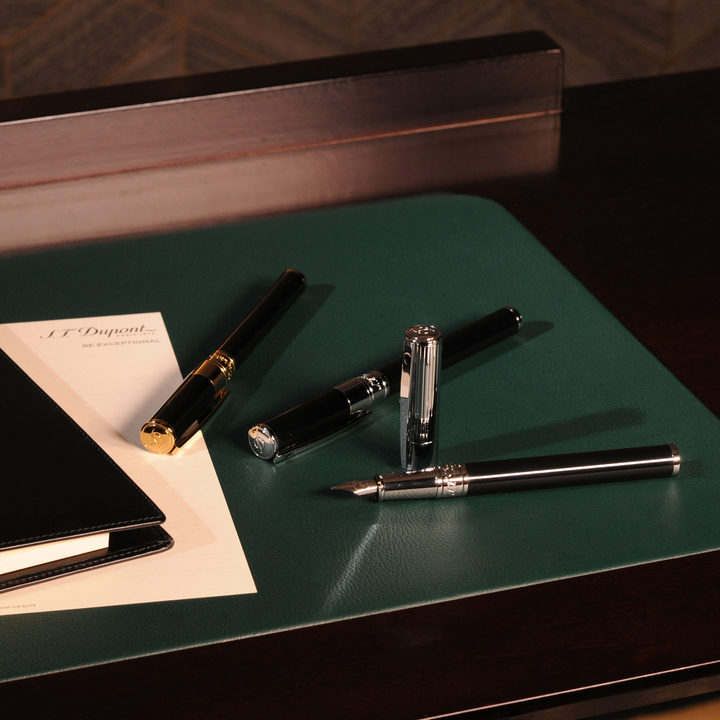 S.T. Dupont D-Initial Fountain Pen - Noir & Chrome
