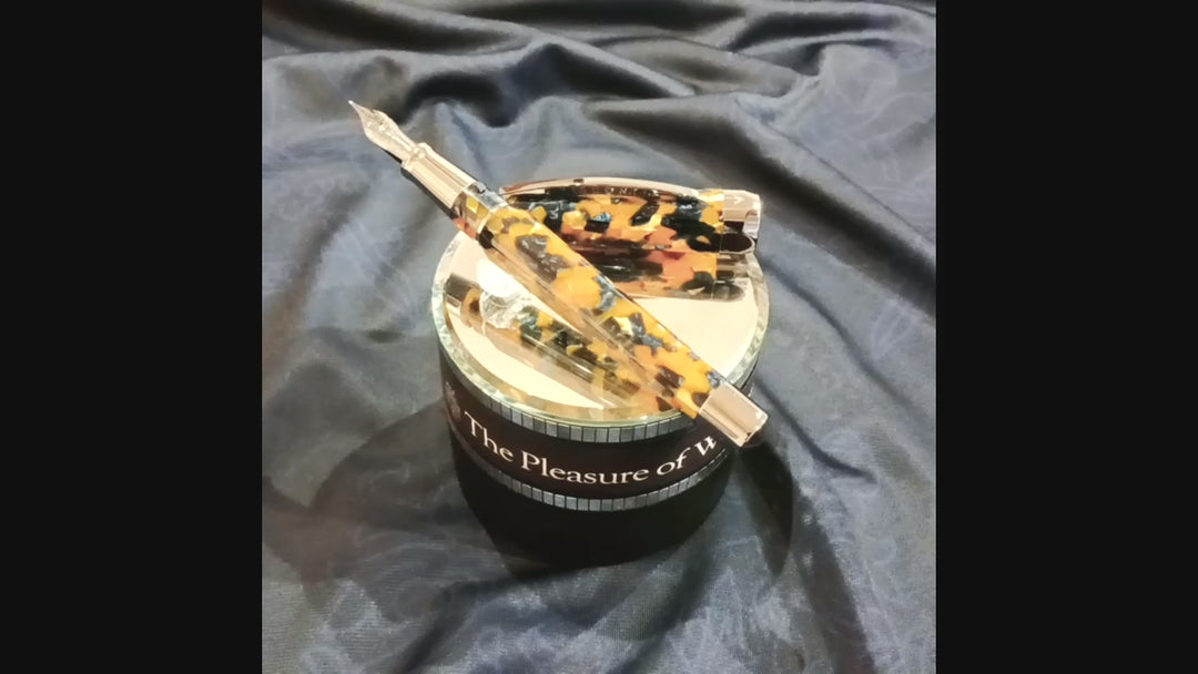 The Pleasure of Writing Limited Edition "Lovers Point" from Visconti - Fountain Pen