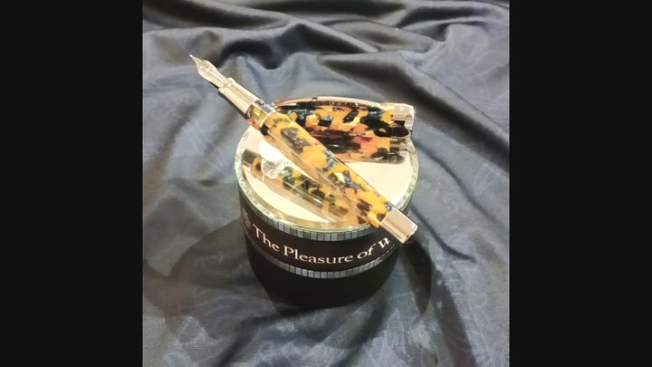 The Pleasure of Writing Limited Edition "Lovers Point" from Visconti - Fountain Pen
