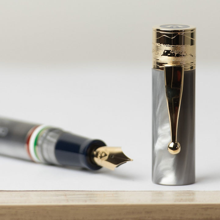 Gioia Partenope Fountain Pen - Madreperla Grey Pearl