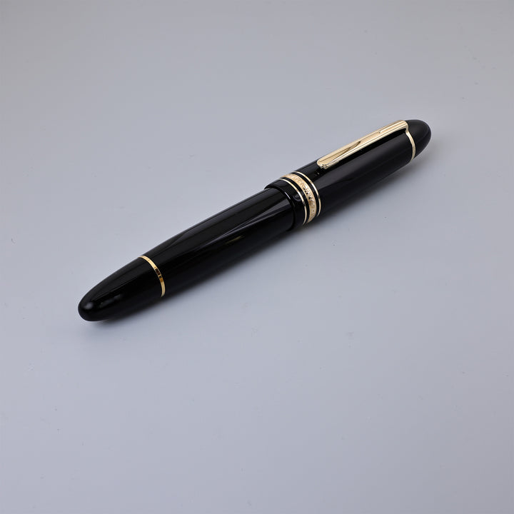 Montblanc Meisterstück 149 "Diplomat" Gold Fountain Pen