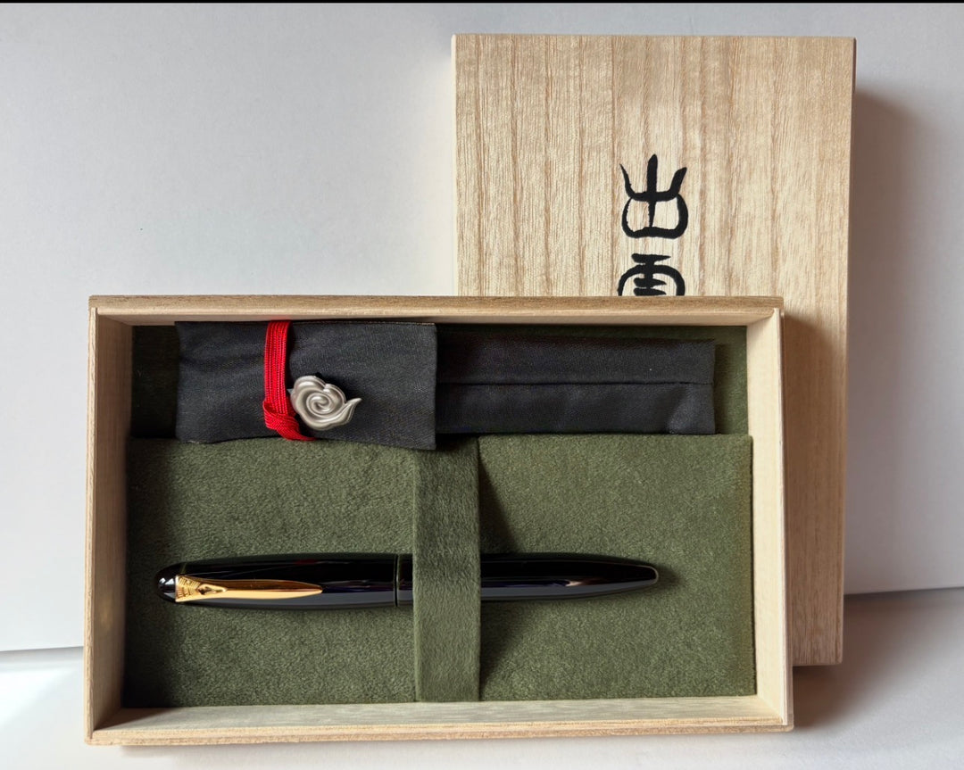 Platinum Izumo Tamenuri in Soratame Green Urushi - Fountain Pen