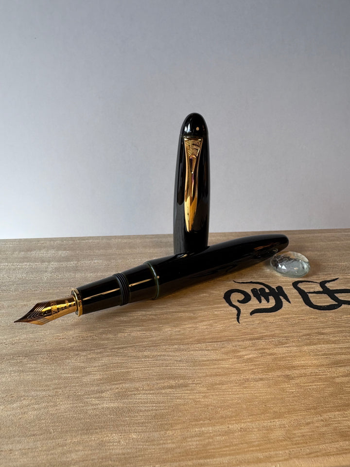 Platinum Izumo Tamenuri in Soratame Green Urushi - Fountain Pen