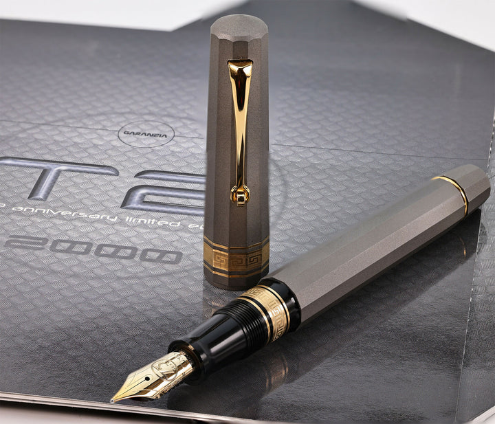 OMAS T2 Fountain Pen img03