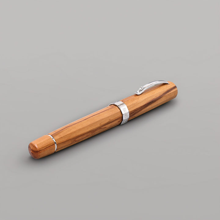 Omas Arte Italiano Milord Olive Wood Fountain Pen