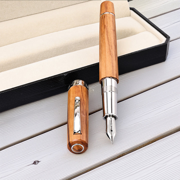 Omas Arte Italiano Milord Olive Wood Fountain Pen