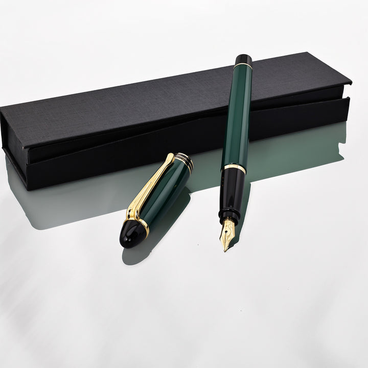 Aurora Ipsilon Fountain Pen – Green