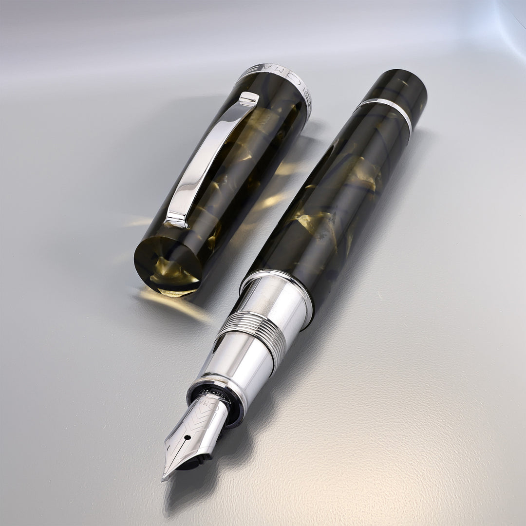 OMAS Bologna Saft Green Fountain Pen