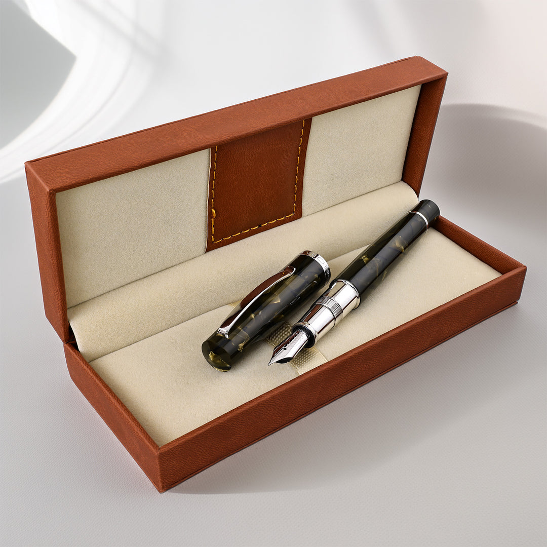 OMAS Bologna Saft Green Fountain Pen