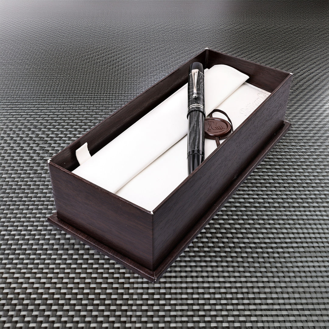 Pelikan M101N Lizard Fountain Pen