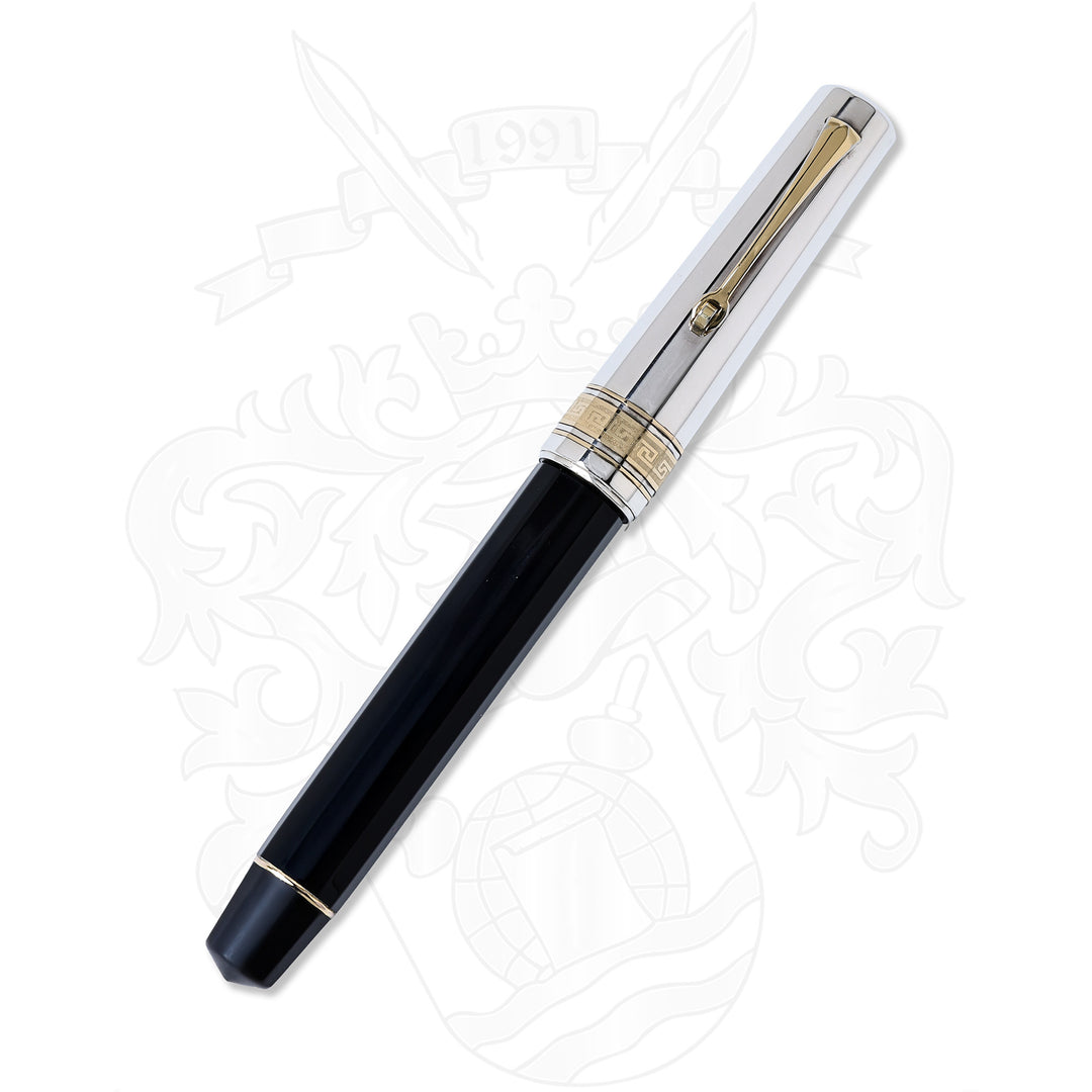Omas Arte Italiana Paragon Black With Silver Cap