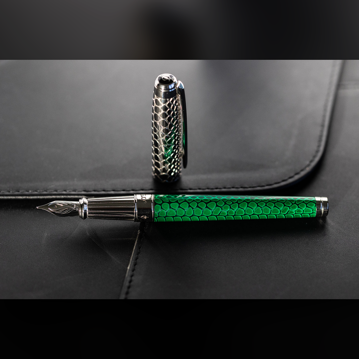 S.T. Dupont Line D Eternity Snake Skin Green - Fountain Pen