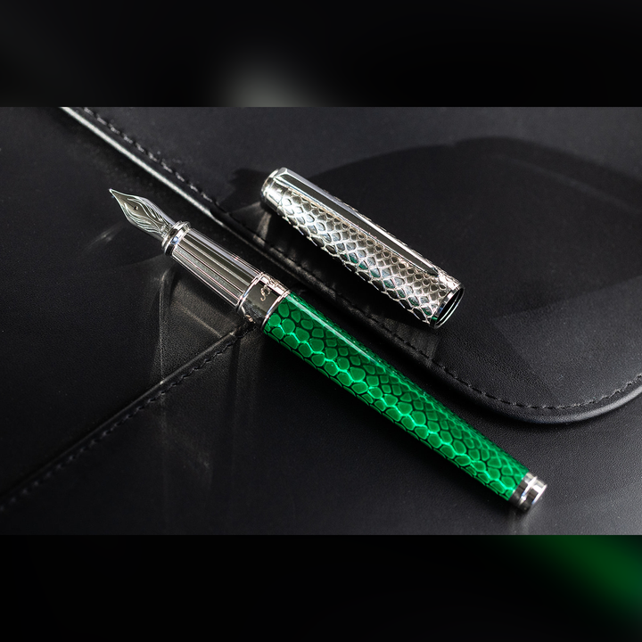 S.T. Dupont Line D Eternity Snake Skin Green - Fountain Pen