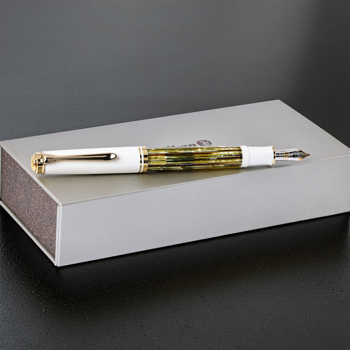 Pelikan Souverän M400 Tortoiseshell And White Fountain Pen