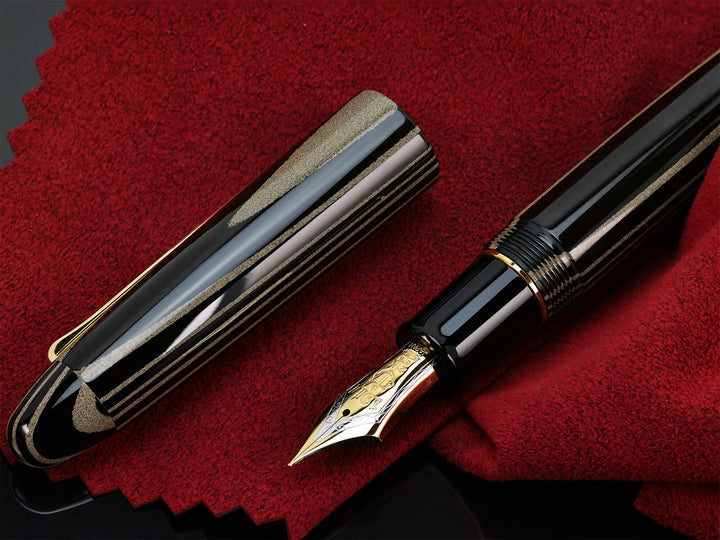 Sailor KOP The King of Pen Ebonite Beige-Black 21k Fountain Pen