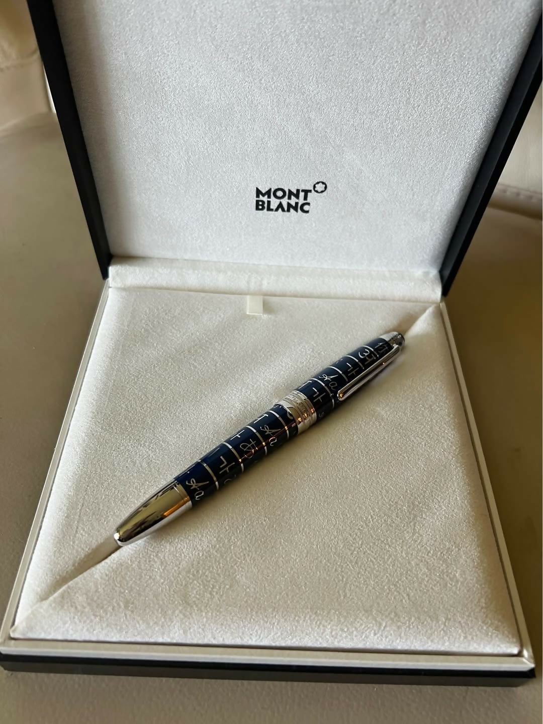 Montblanc Meisterstuck Unicef Solitaire Le Grand Rollerball Pen