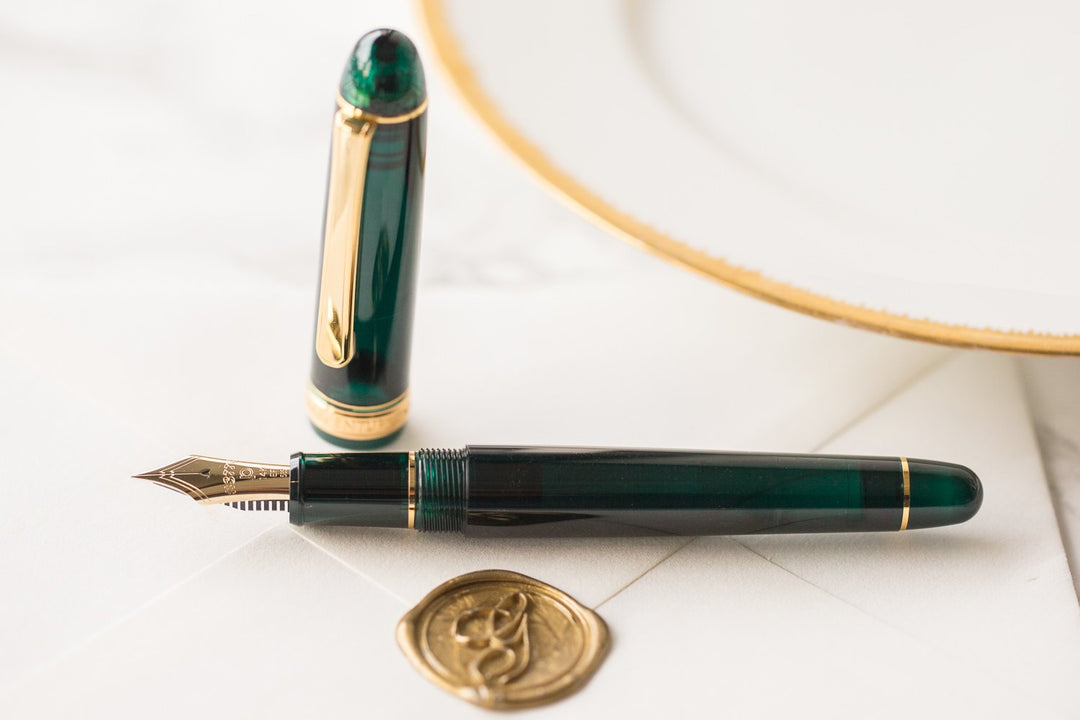 Platinum #3776 Century Trim Fountain Pen - Laurel Green w/ Gold